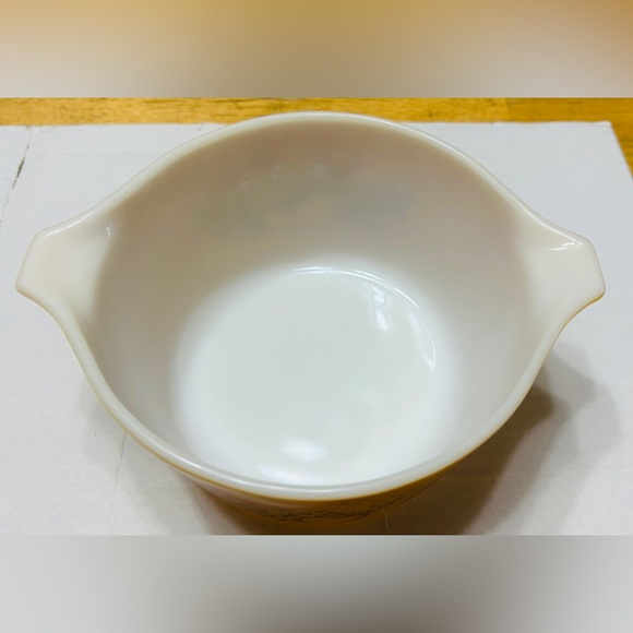 Pyrex Old Orchard 1 quart round casserole dish. #473. Great used condition. - Picture 2 of 7